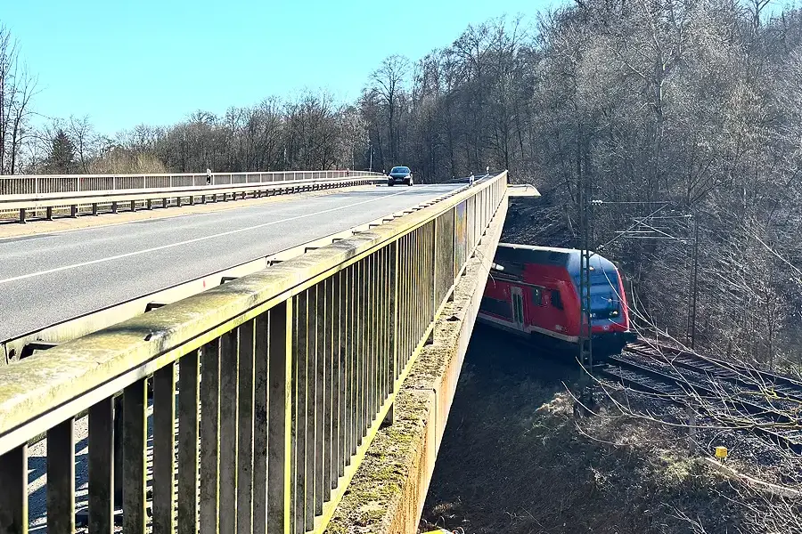 Lorsbacher protestieren gegen Brückenbaustelle: „Timing hätte nicht ungünstiger sein können“