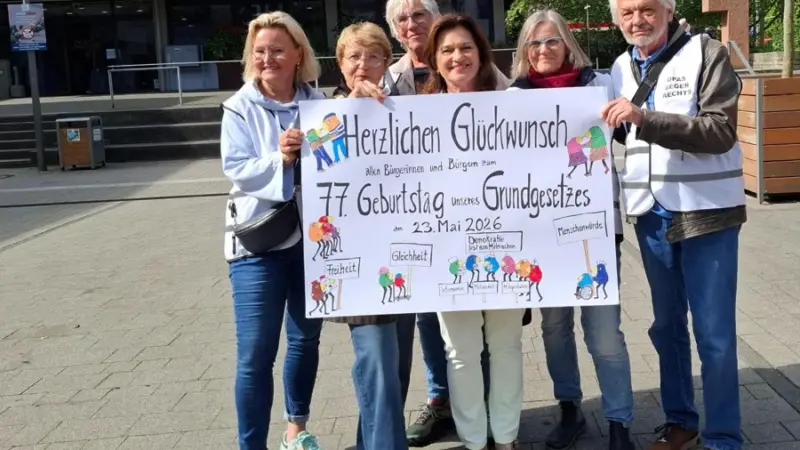 77 Jahre Grundgesetz: Hofheimer Bündnis mahnt zum Schutz demokratischer Werte