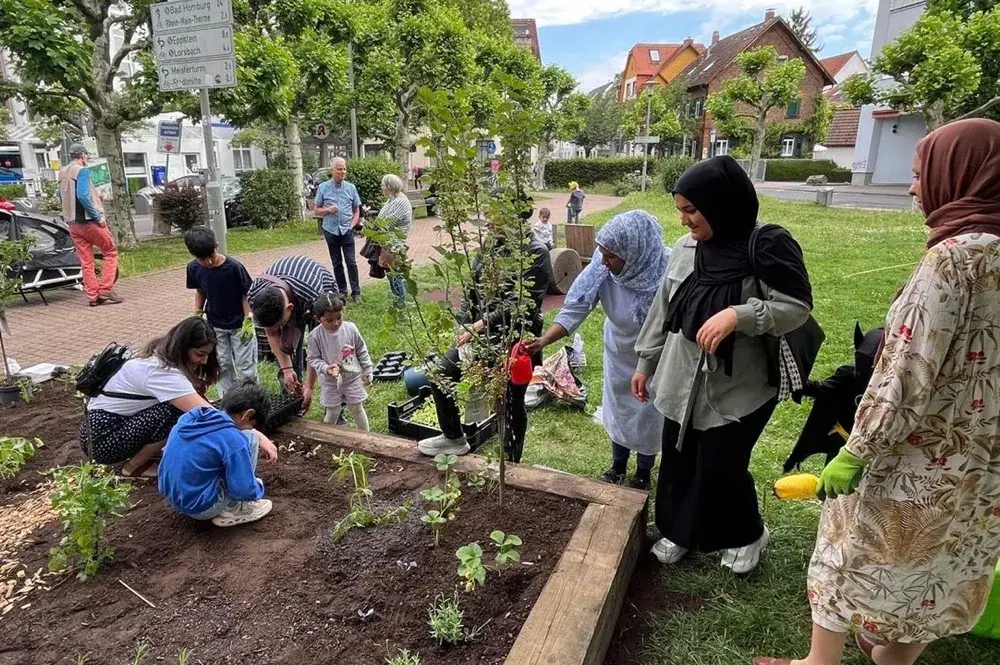 1.000 Pflanzen für Hofheim: Wenn Bürger anpacken, blüht die Stadt auf