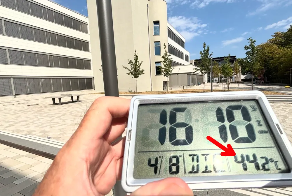 44,2 Grad auf dem Schulhof: Hitzegrillen an der Main-Taunus-Schule