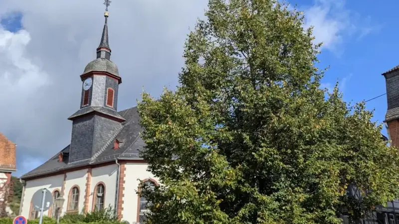 Wein trinken für die gute Sache: So macht Lorsbach seinen Weihnachtsmarkt möglich
