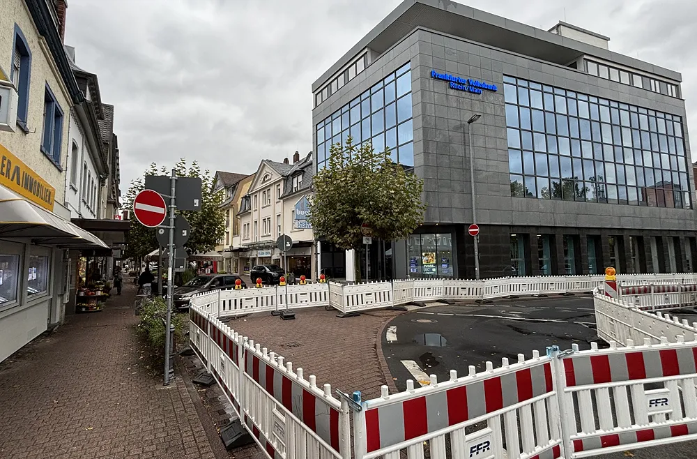Vollsperrung und Versuchsballon: Untere Hauptstraße ist jetzt eine Fußgängerzone