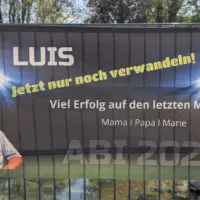 Zwischen Hochglanz und Herz: Abi-Plakate 2026 in Hofheim 28