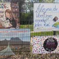 Hofheims Abi-Plakate: Immer besser – oder nur noch glattgebügelt? 21 1047310249