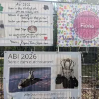 Zwischen Hochglanz und Herz: Abi-Plakate 2026 in Hofheim 7 Abi 2026